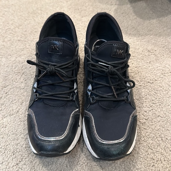 Michael KORS woman’s sneakers size ten - Picture 2 of 5